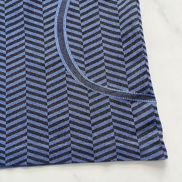 Lululemon Run Swiftly Tech Racerback Heathered Harbor Blue Sz 6 Chevron tank top - Picture 9 of 10